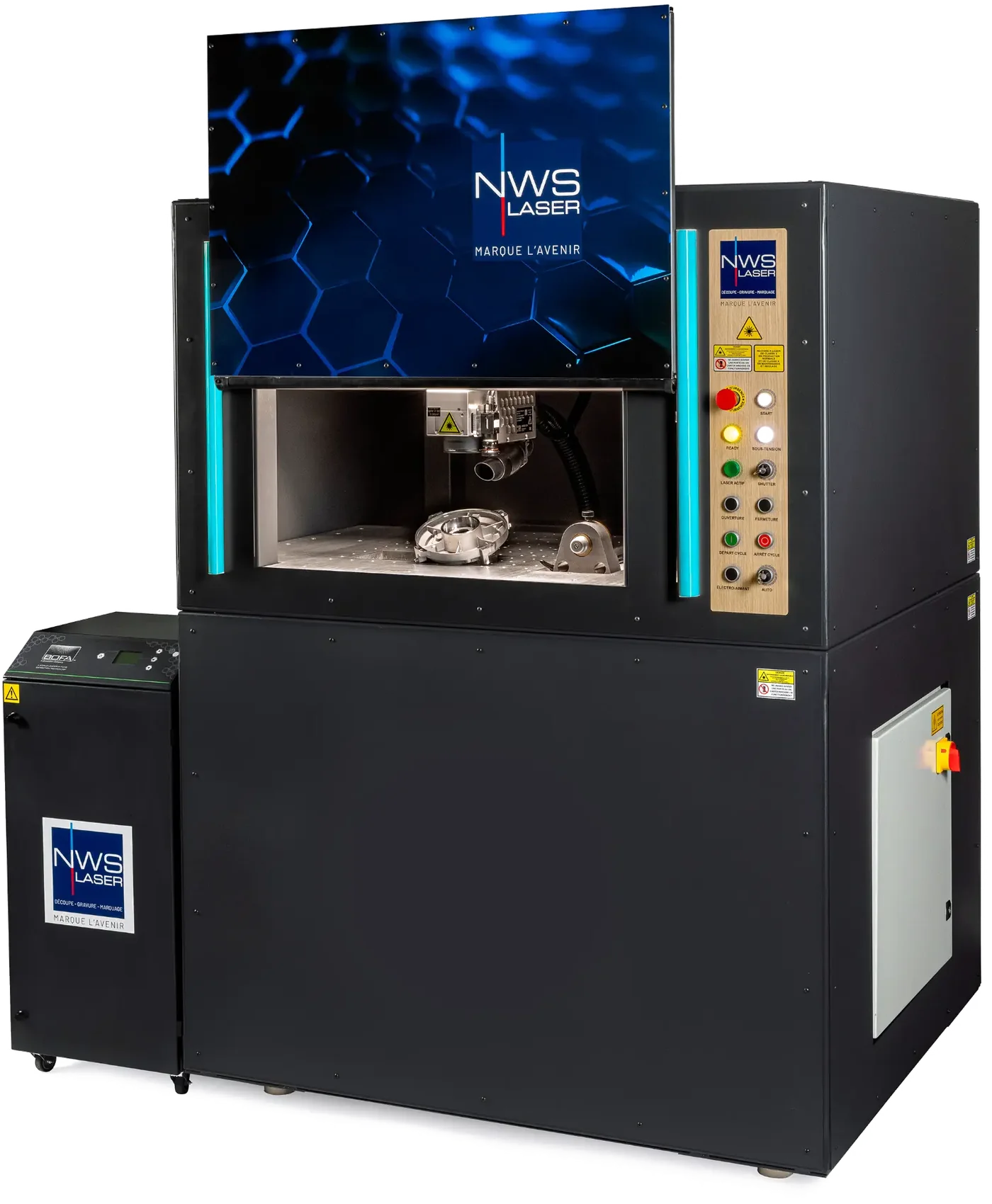 LASERIX-3D, machine de marquage et gravure laser dual source, porte ouverte